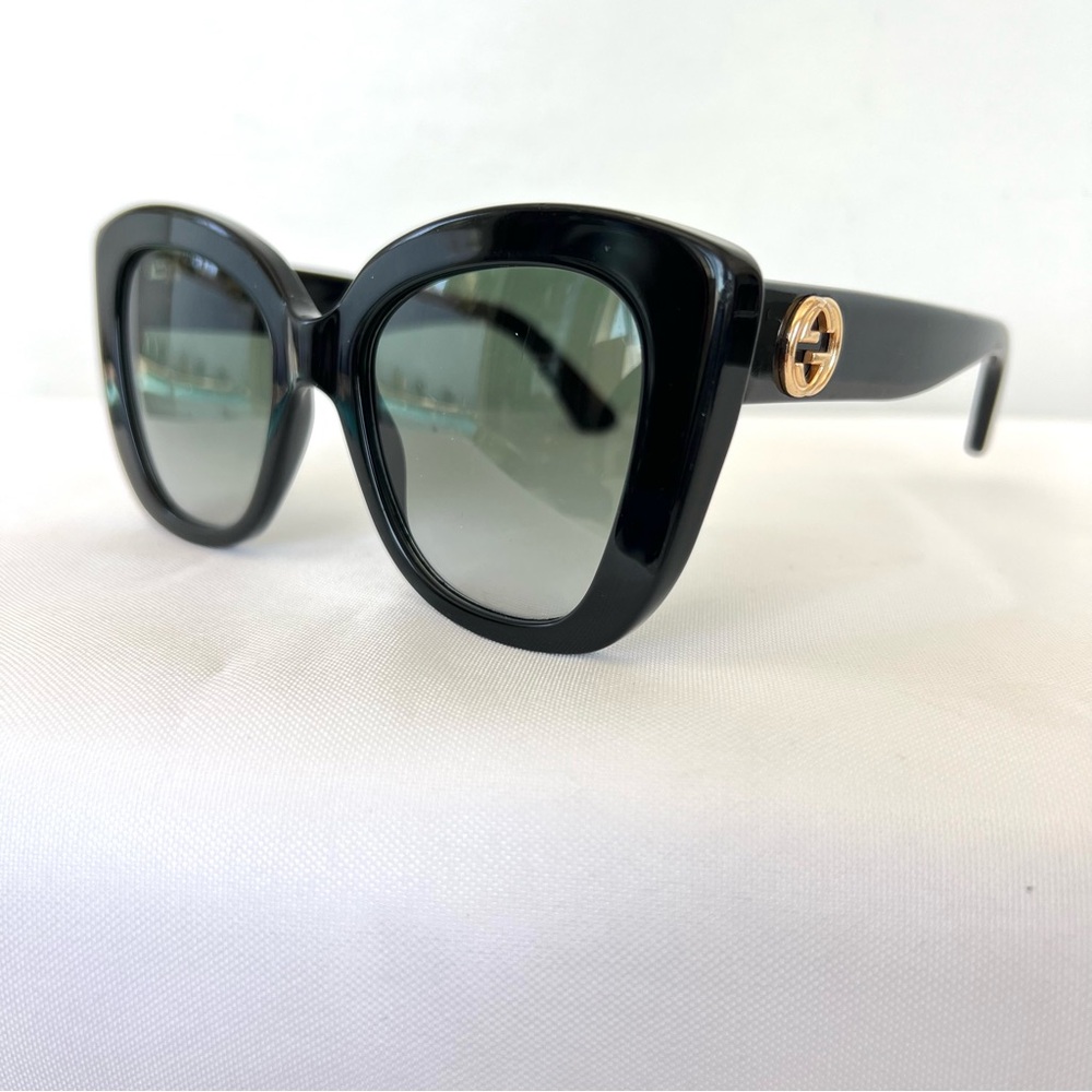 GUCCI Italy GG0327 S Cat Eye Gray Gradient Lens Black Frame Gold Logo Sunglasses - Picture 10 of 16